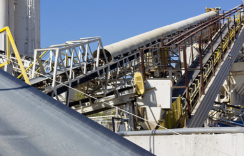 A rubber conveyor belt is a type of industrial conveyor belt